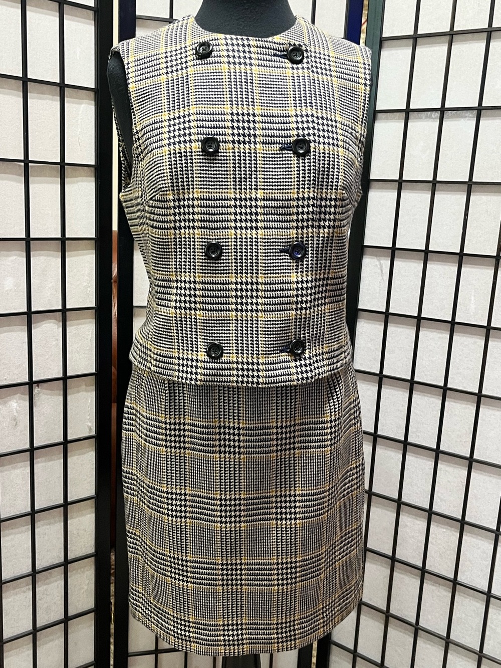 VINTAGE BANANA REPUBLIC WOOL GLEN Plaid Tweed TWO PIECE VEST SKIRT SUIT SZ 8 - Picture 3 of 16
